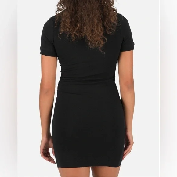 Nike Women’s Bodycon Essential Dress - Size Large - BLACK - good condition - Picture 2 of 13